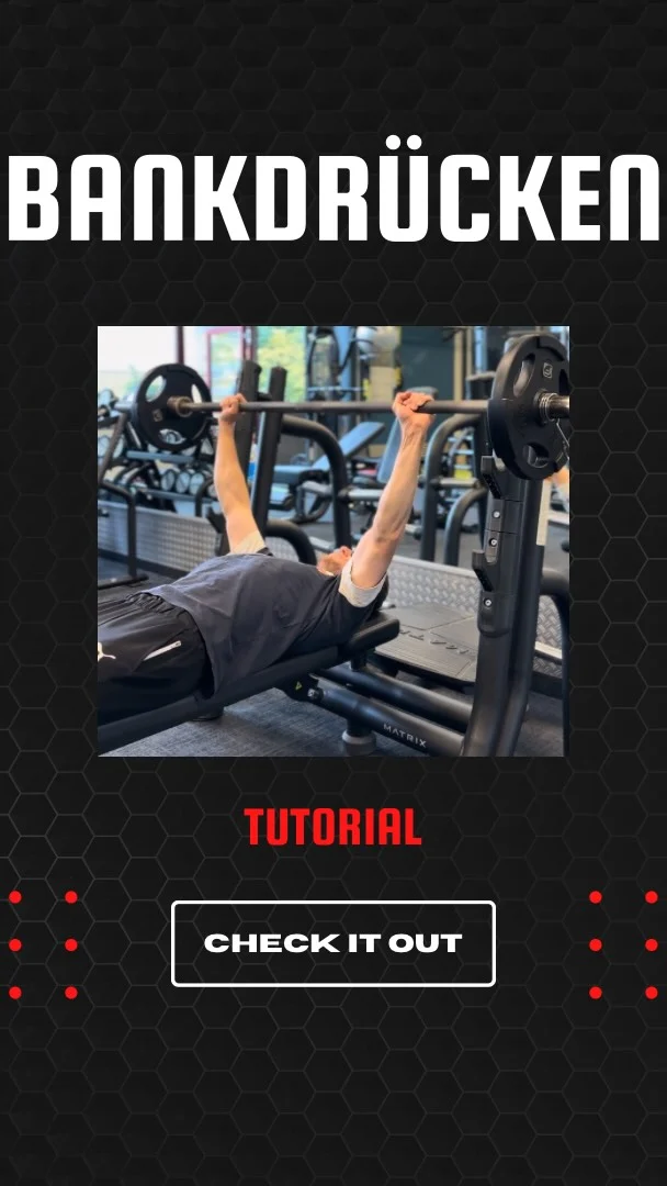 🔥 Starke Brust gehört dazu! 🔥
Das Bankdrücken ist ein absoluter Klassiker für dein Oberkörpertraining:
👉 Kräftigt Brust, Schultern & Trizeps
👉 Baut gezielt Muskelmasse und Kraft auf
👉 Fördert Stabilität für alle Push-Übungen

Oft wird die Technik unterschätzt – dabei ist sie entscheidend für Fortschritt und Verletzungsfreiheit. 💪

💡 Tipp: Schulterblätter nach hinten fixieren, Füße fest auf den Boden stellen und die Hantel kontrolliert bewegen – so holst du das Maximum aus jeder Wiederholung.

Bring deine Brustmuskeln aufs nächste Level! 🚀